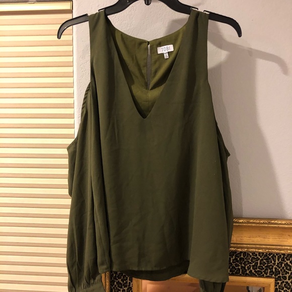 Cold Shoulder Top - Picture 3 of 5